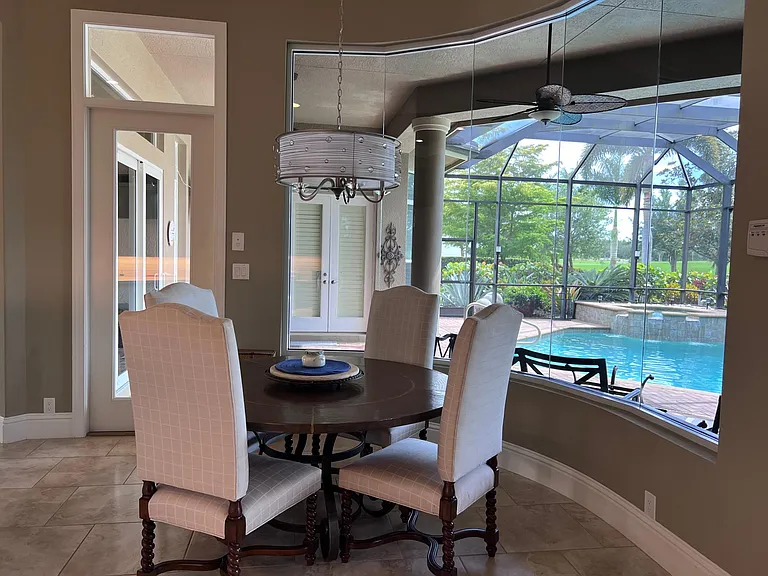 Dinette off kitchen and lanai