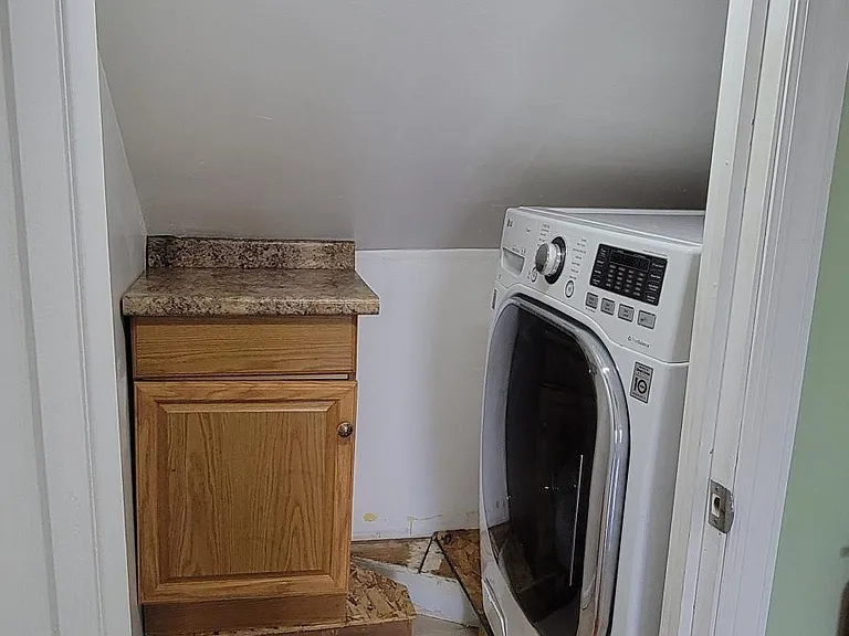 227 Main St — Photo 16