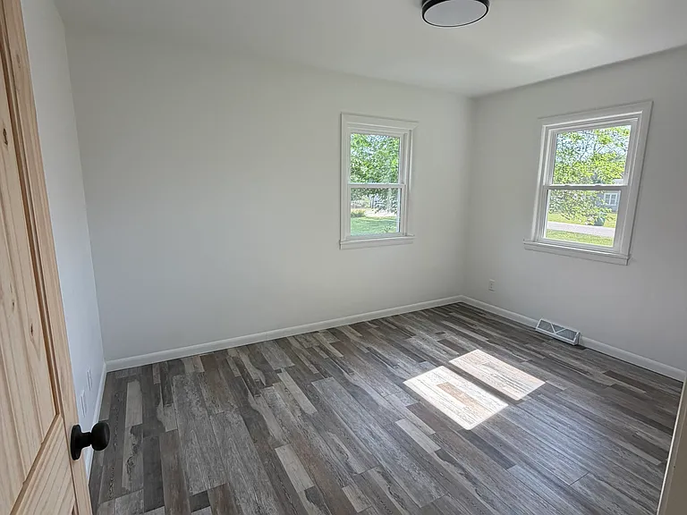 1712 N Stevens Ave — Photo 9