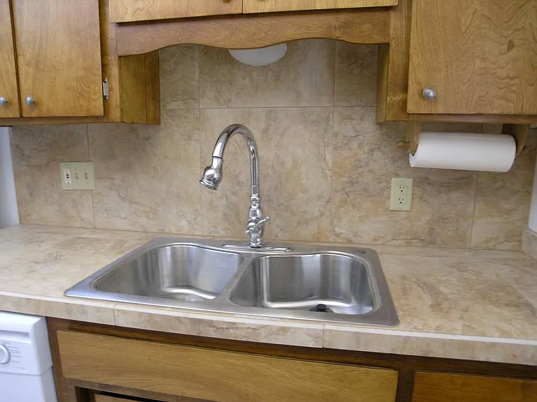 1020 E Balboa Cir — Photo 8