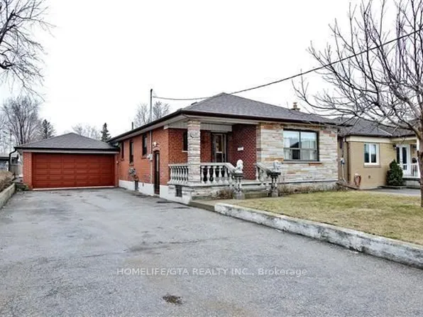 31 Dorking Cres, Toronto, ON M3M 2B7