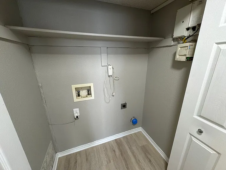 2310 W Hickory St — Photo 13