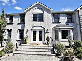 13 Elliot Dr, Monroe Township, NJ 08831