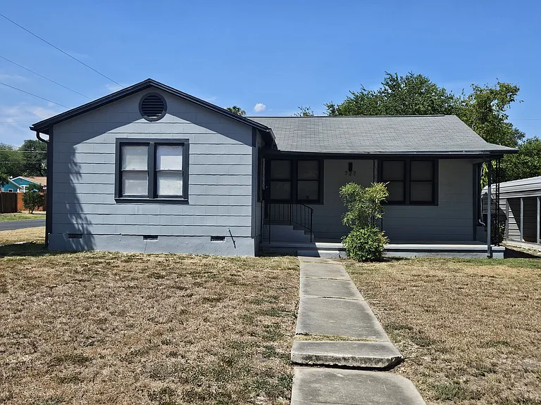 727 Shadwell Dr — Photo 1
