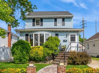 105 Howell St, Bellmore, NY 11710