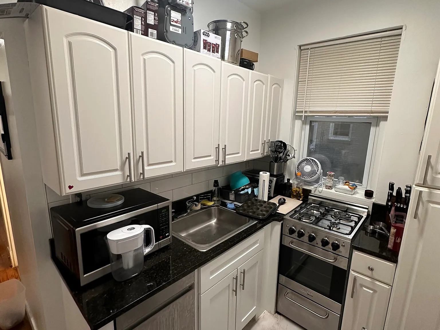 2 bed, 600 sqft, $3,700 — Photo 3