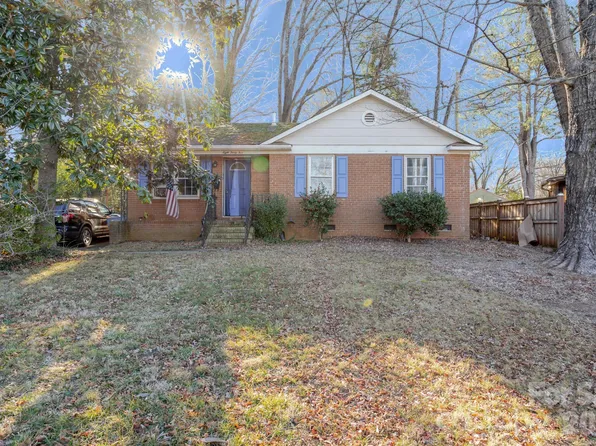 835 Ranch Rd, Charlotte, NC 28208