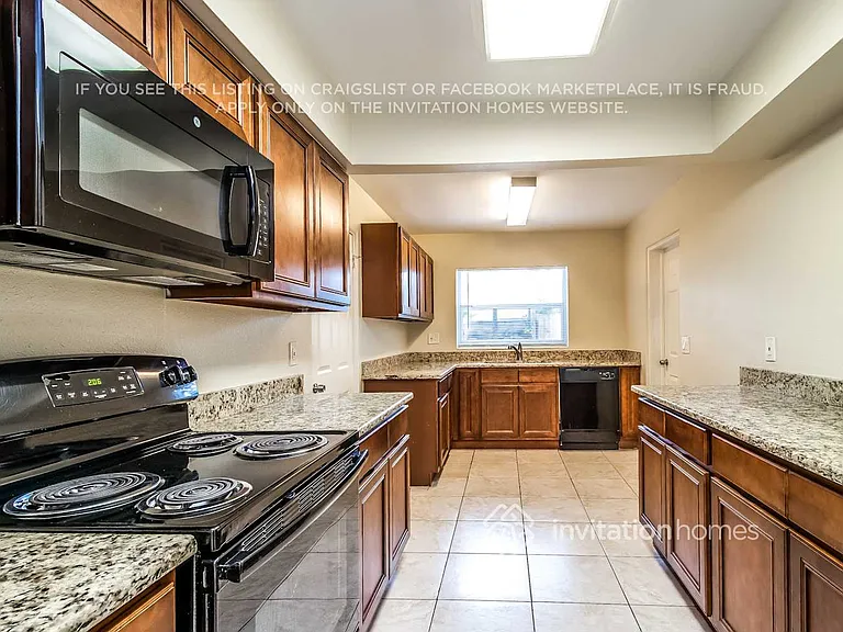 1546 Peruvian Ln — Photo 6