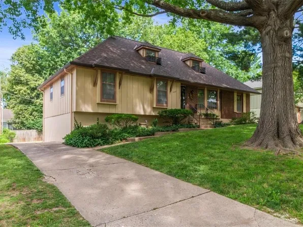 3908 S Woodbury St, Independence, MO 64055