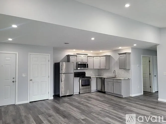 129 N Pearl St #B-2 — Photo 12