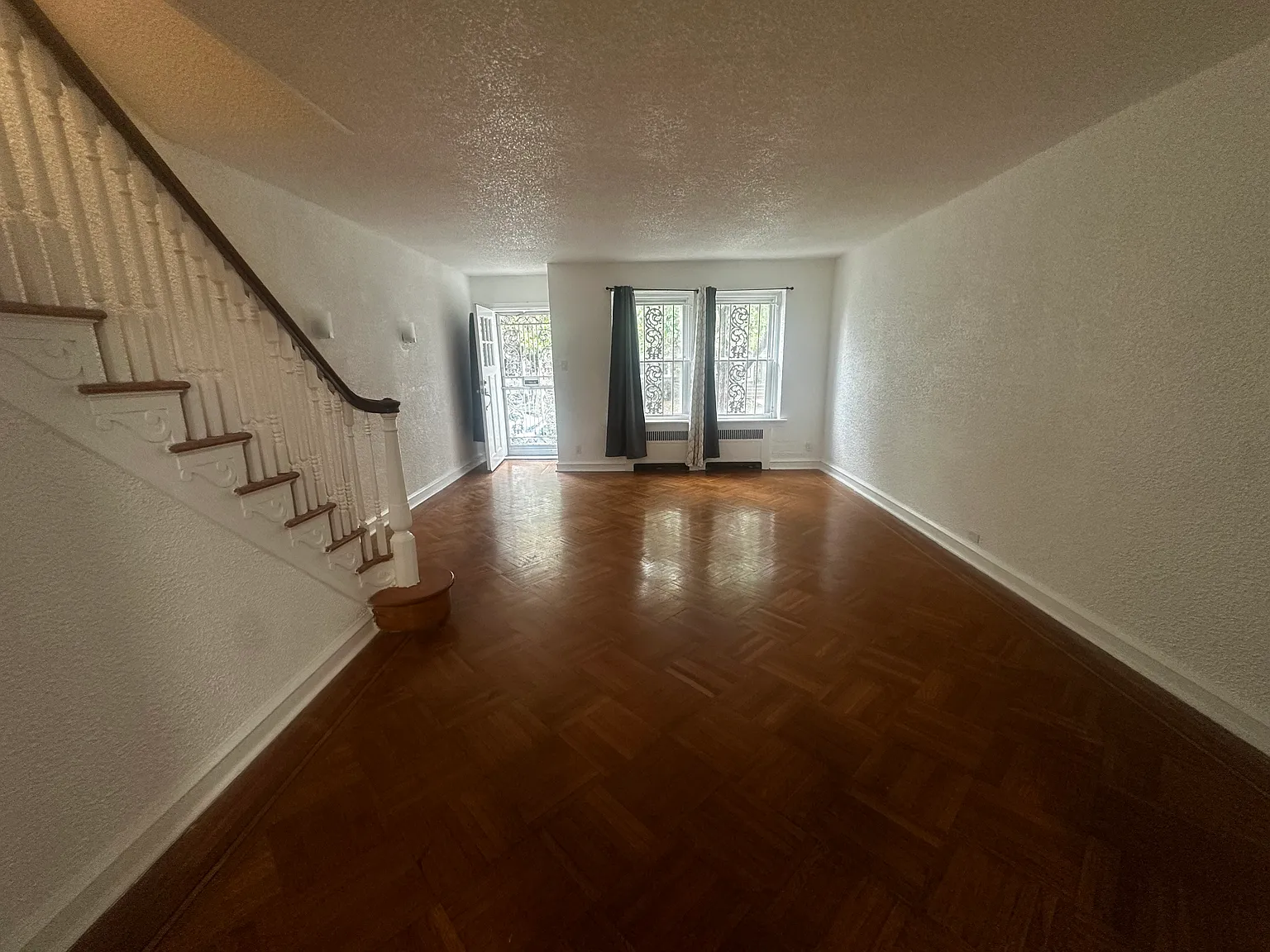 3 bed, 1.5 bath, 1472 sqft, $2,100 — Photo 4
