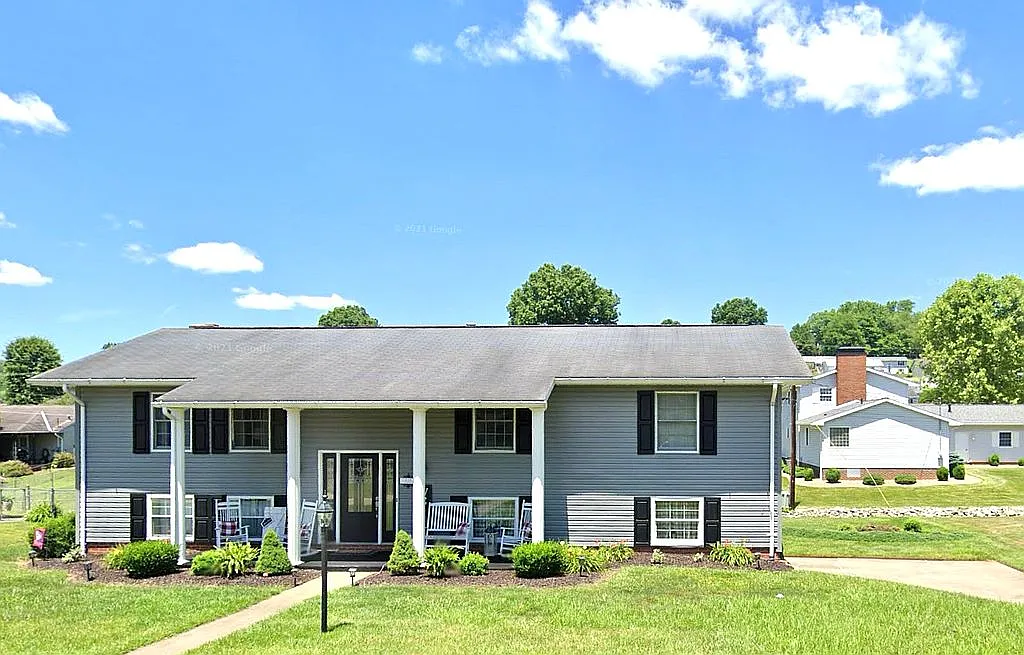 119 Pinewood Ave photo 1
