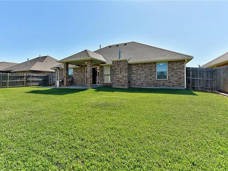 3009 Elmo Way — Photo 31