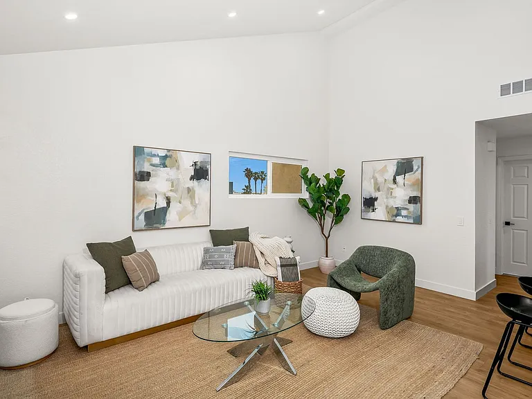 152 Evergreen Ave #4 — Photo 4