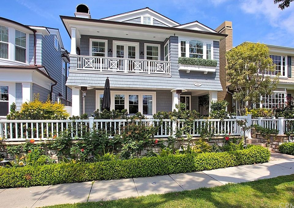 1st image of 223 Poinsettia Ave