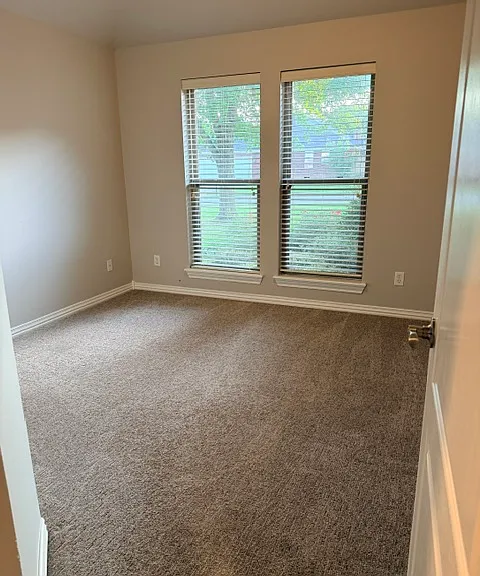 3991 Buckingham Ter — Photo 12