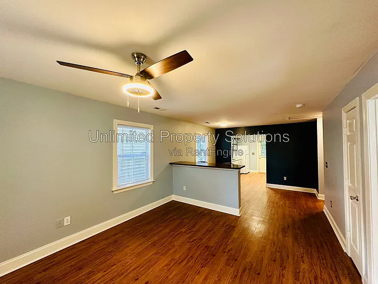 408 S 7th St — Photo 5