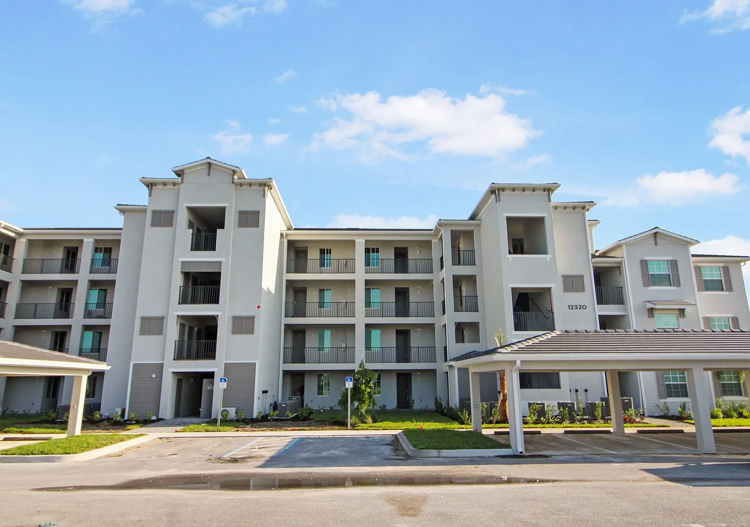 Wellen Park Golf and Country Club Annual Condo for Rent — Photo 2
