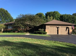 6S255 W Ridge Dr, Aurora, IL 60506