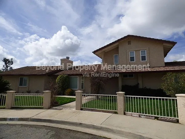 521 Vicki Pl — Photo 1
