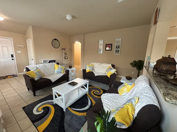 912 Platinum Dr, Princeton, TX 75407