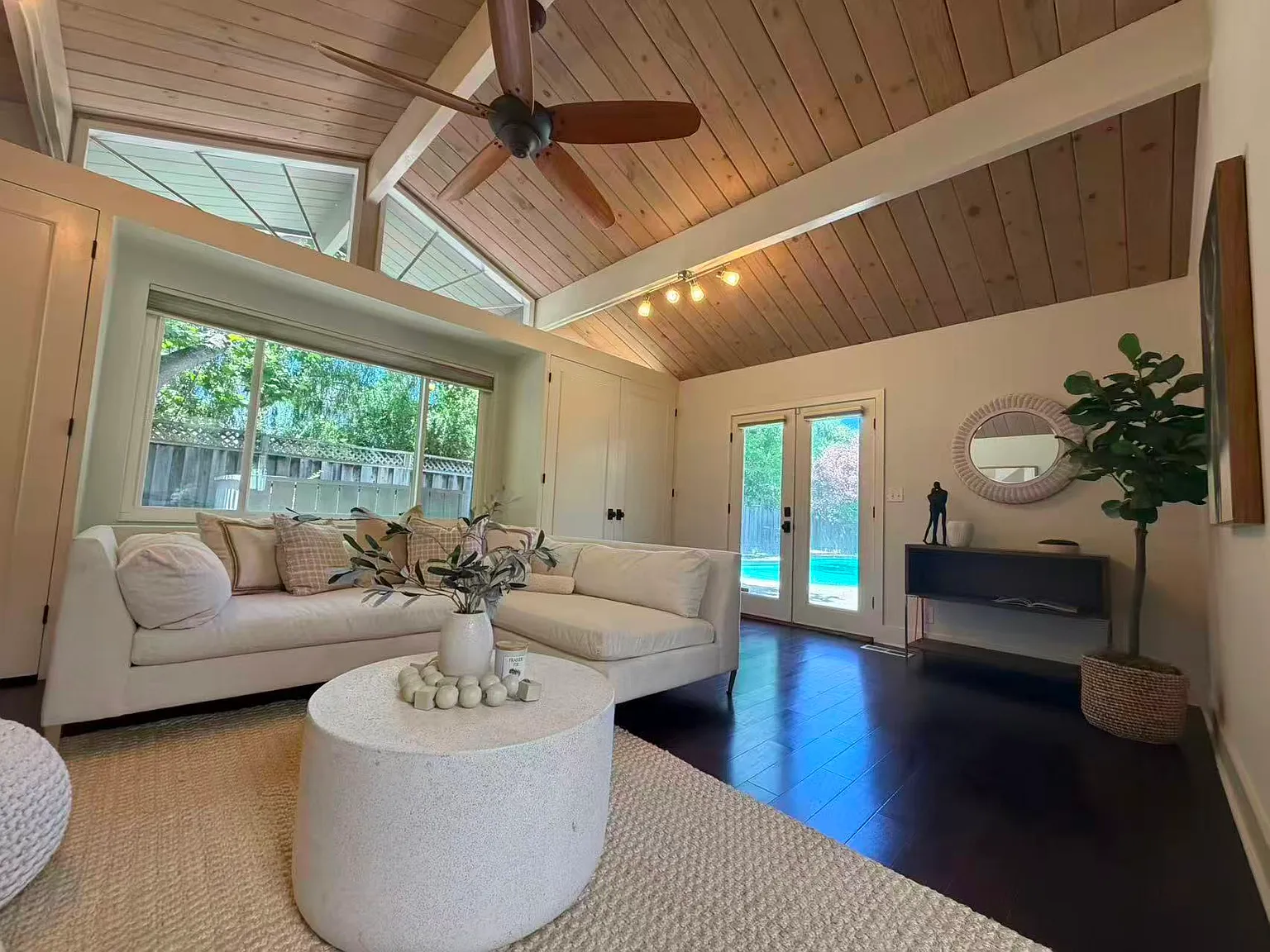 4 bed, 2434 sqft, $6,500 — Photo 3