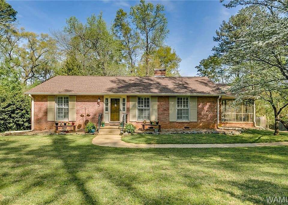 1st image of 5 Hickory Ln