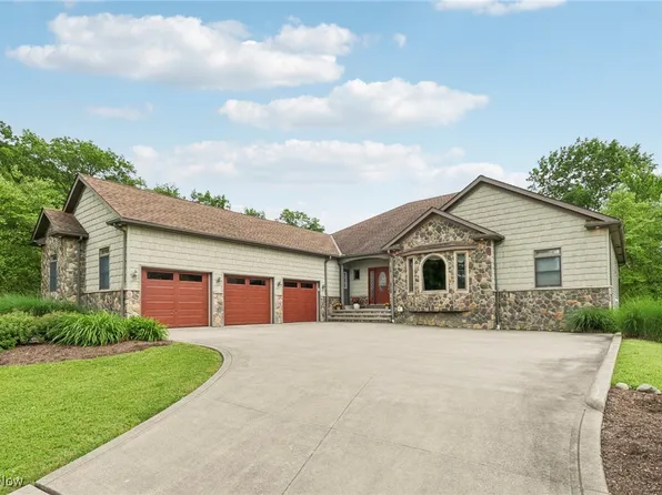 14355 Bridle Ln, Newbury, OH 44065