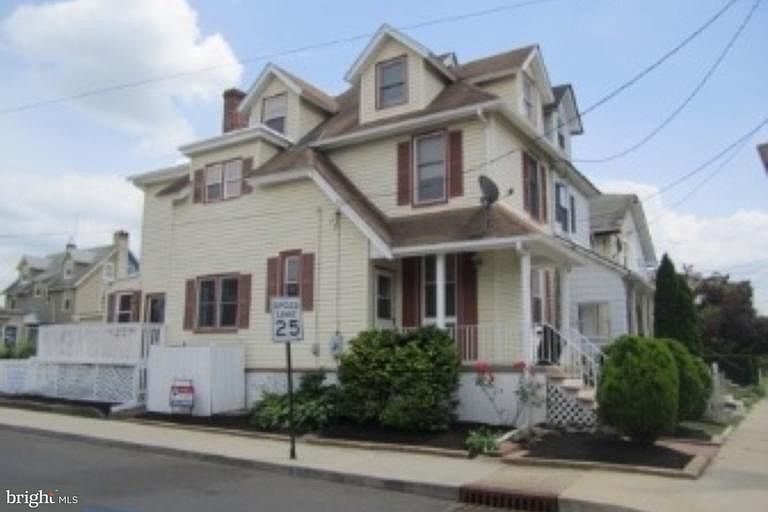 1st image of 501 Wood St