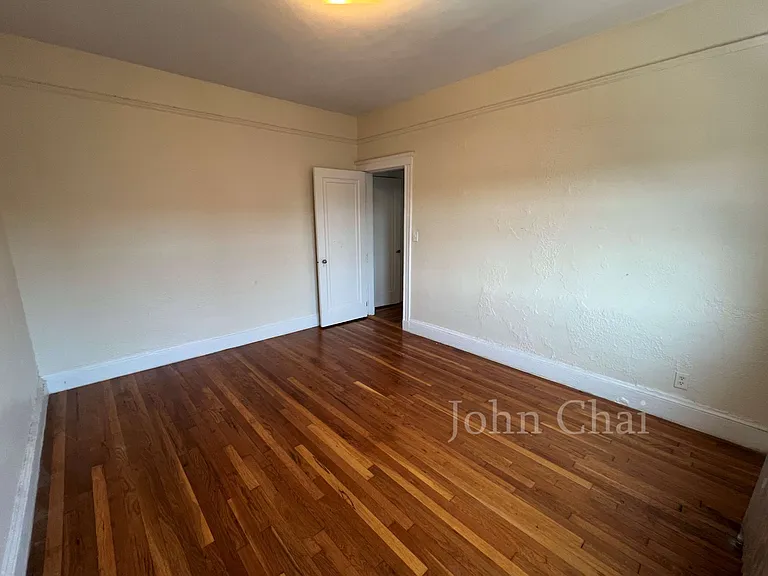 70 Chiswick Rd #11 — Photo 23
