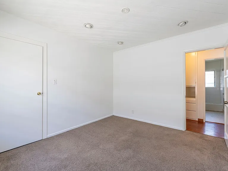 501 Kansas St — Photo 15