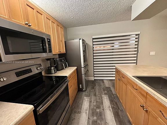 2nd image of 836 SW 118th Ter #836