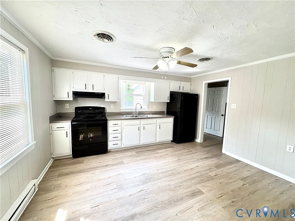 2 bed, 1.0 bath, 884 sqft, $1,600 — Photo 3