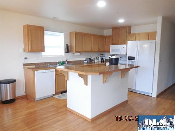 4th image of 1119 Village Pl