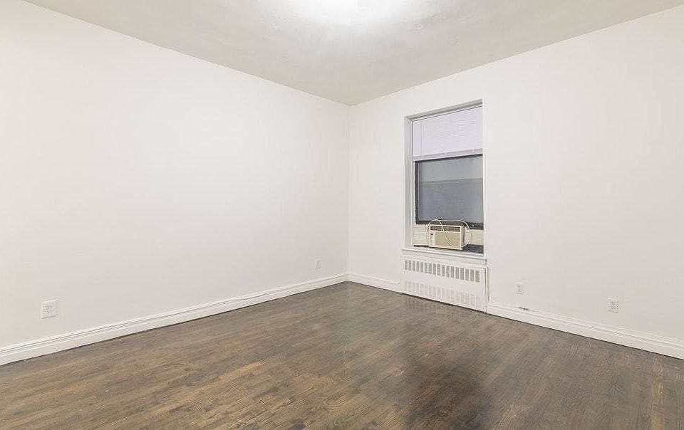 2nd image of 102 W 80th St #20