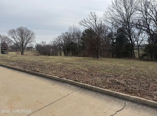 5923 Cobblestone Ct, Jefferson City, MO 65101