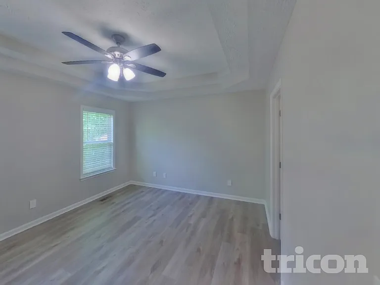 559 Heartland Ln — Photo 8