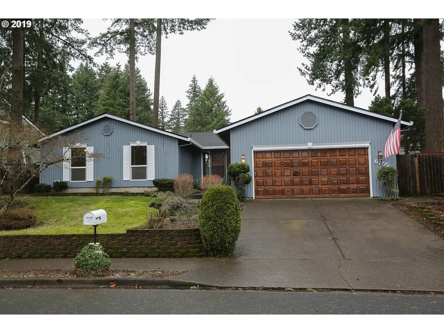 6755 SW Juniper Ter photo 1