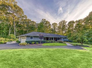 102 Lawrence Hill Rd, Cold Spring Harbor, NY 11724