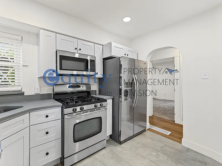 852 E Roosevelt Ave #1 — Photo 2