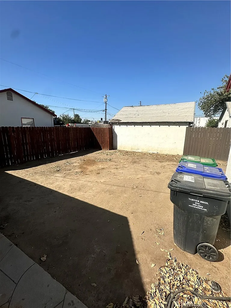 3 bed, 1225 sqft, $1,650 — Photo 4