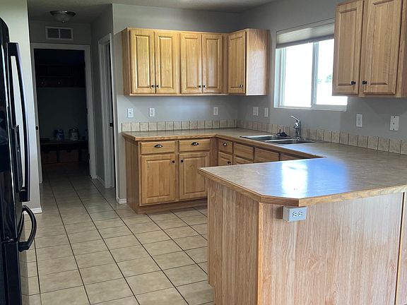 4th image of 1134 N Cambrick Dr