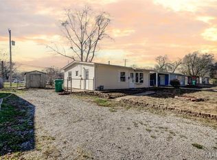 1124 Saint Michael Dr, Cahokia, IL 62206