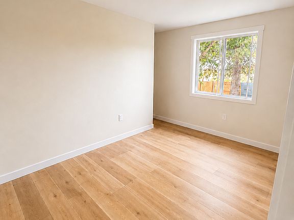 5th image of 9411 S 200th St