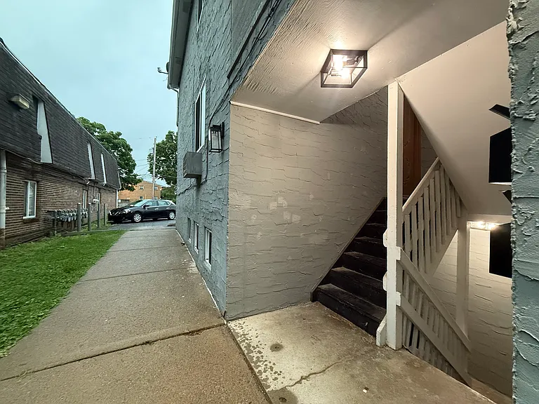 1235 Summit St #C — Photo 23