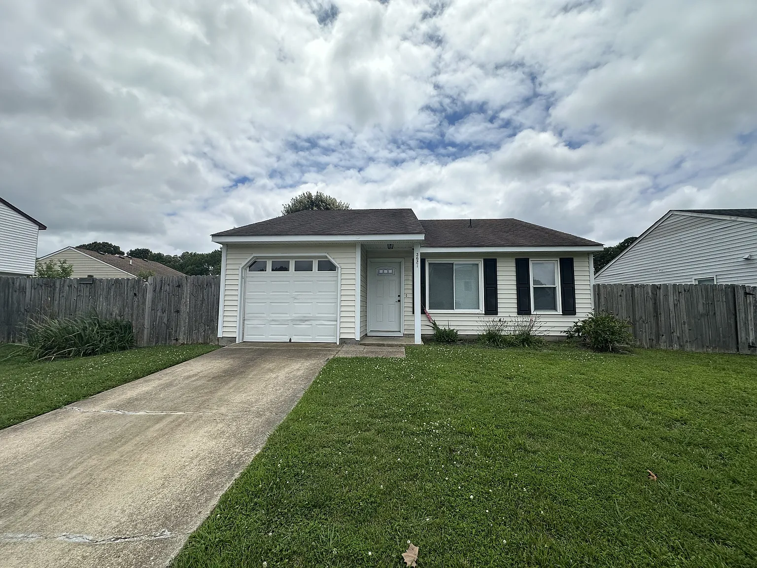 5 - 3621 Campion Avenue - 1 — Photo 1