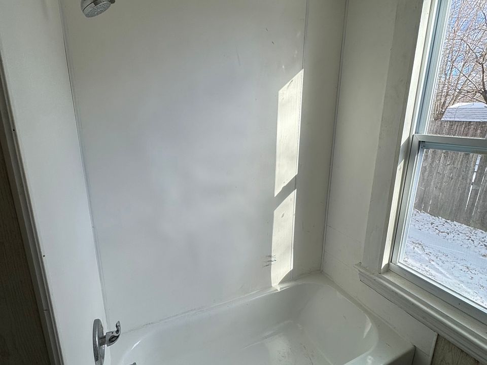 1427 E 51st St Cleveland OH Zillow