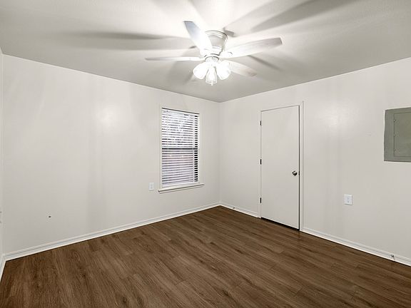 4th image of 215 W Watson St #261