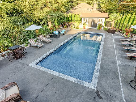 2nd image of 614 Palo Alto Dr