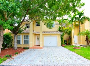 10484 SW 161st Pl, Miami, FL 33196